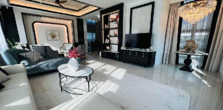 Casa de 4 dormitorios en Lat Krabang, Bangkok, Tailandia № 203172