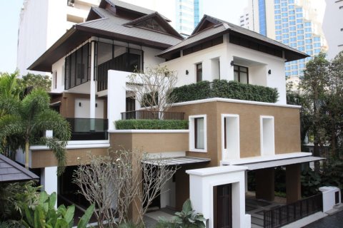 Maison à Bangkok, Thaïlande 5 chambres № 181129