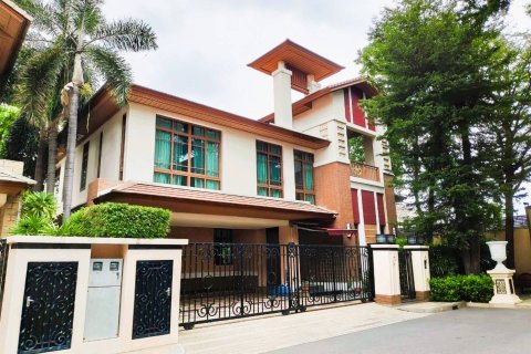 Maison à Bangkok, Thaïlande 4 chambres № 181131