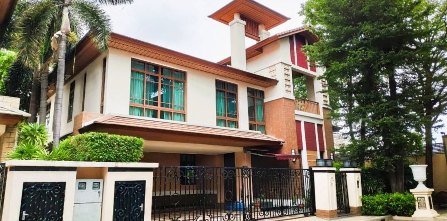 บ้านในกรุงเทพฯ, ประเทศไทย 4 ห้องนอน № 181131