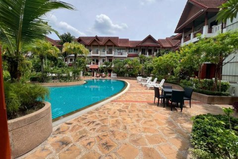 Townhouse in Bangkok, Thailand 8 bedrooms № 163909
