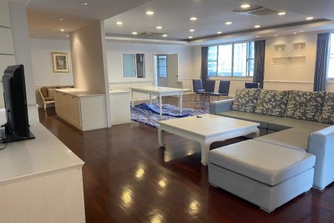 Condo in Bangkok, Thailand, 3 bedrooms  № 65843