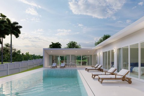 Chalet de 4 dormitorios en Hua Hin, Tailandia № 168459 - foto 3