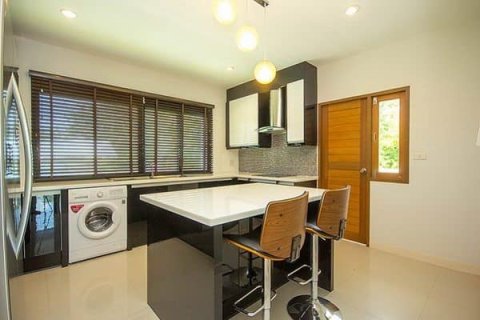 Chalet de 3 dormitorios en Pran Buri, Tailandia № 168460 - foto 8