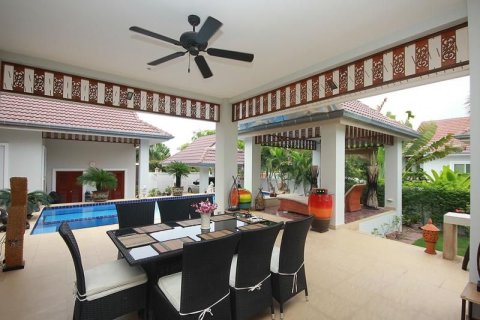 Chalet de 4 dormitorios en Hua Hin, Tailandia № 168461 - foto 5