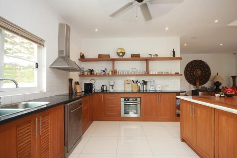 Chalet de 4 dormitorios en Hua Hin, Tailandia № 168461 - foto 7