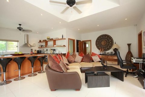 Chalet de 4 dormitorios en Hua Hin, Tailandia № 168461 - foto 6