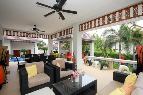 Chalet de 4 dormitorios en Hua Hin, Tailandia № 168461 - foto 4