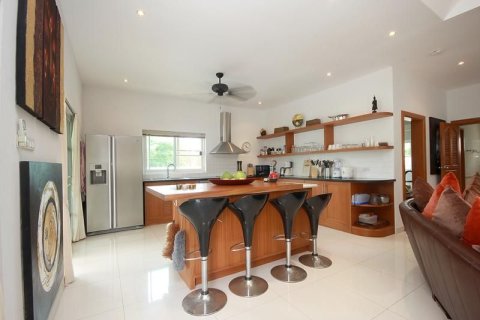 Chalet de 4 dormitorios en Hua Hin, Tailandia № 168461 - foto 8