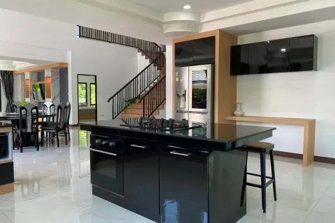 Haus in San Sai, Thailand 5 Schlafzimmer № 155008 - Foto 3