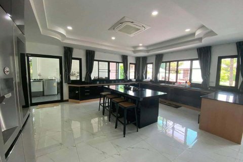 Haus in San Sai, Thailand 5 Schlafzimmer № 155008 - Foto 10