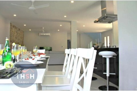 Chalet de 5 dormitorios en Ko Samui, Tailandia № 179995 - foto 13