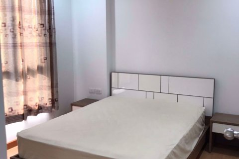 Condominio de 2 dormitorios en Phra Khanong, Bangkok, Tailandia № 48063 - foto 5