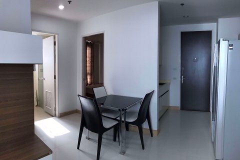 Condominio de 2 dormitorios en Phra Khanong, Bangkok, Tailandia № 48063 - foto 3