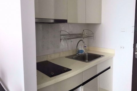 Condominio de 2 dormitorios en Phra Khanong, Bangkok, Tailandia № 48063 - foto 4