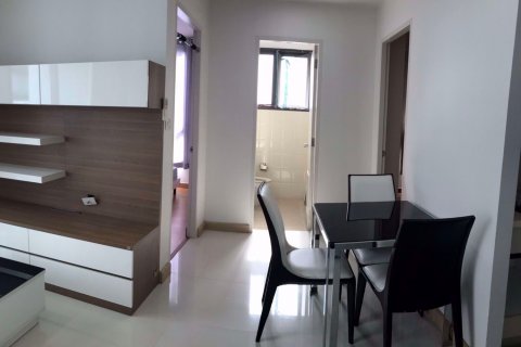 Condominio de 2 dormitorios en Phra Khanong, Bangkok, Tailandia № 48063 - foto 2