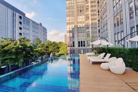 Condominio de 2 dormitorios en Phra Khanong, Bangkok, Tailandia № 48064 - foto 15