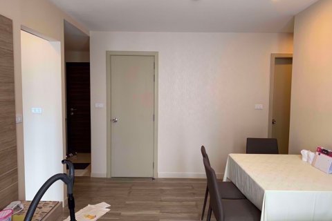 Condominio de 2 dormitorios en Phra Khanong, Bangkok, Tailandia № 48064 - foto 3