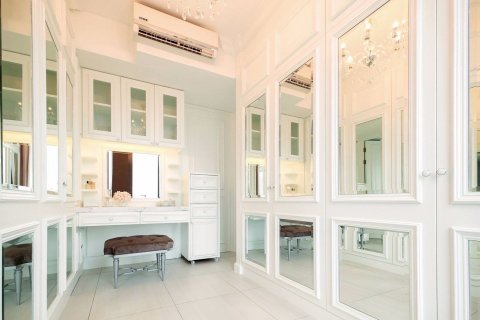 Condominio de 1 dormitorio en Watthana, Bangkok, Tailandia № 71560 - foto 2