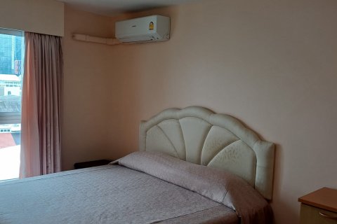 Condo in Bangkok, Thailand, 2 bedrooms № 115230 - photo 4