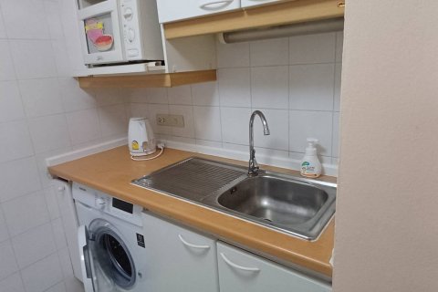 Condo in Bangkok, Thailand, 2 bedrooms № 115230 - photo 2