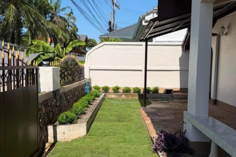 Casa de 3 dormitorios en Pattaya, Tailandia № 209812 - foto 2