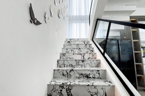 Casa de 3 dormitorios en Sattahip, Tailandia № 209810 - foto 10