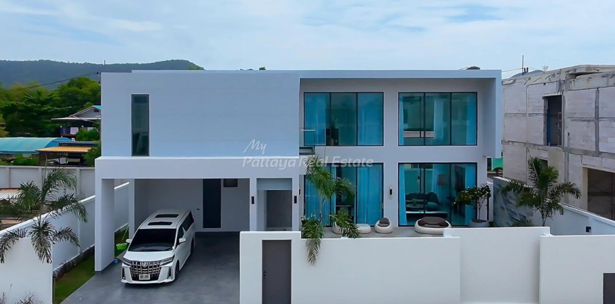 Casa de 3 dormitorios en Sattahip, Tailandia № 209810