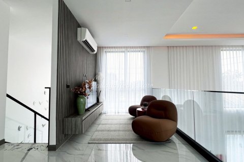 Casa de 3 dormitorios en Sattahip, Tailandia № 209810 - foto 15