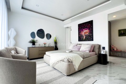 Casa de 3 dormitorios en Sattahip, Tailandia № 209810 - foto 17