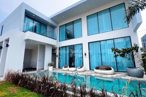 Casa de 3 dormitorios en Sattahip, Tailandia № 209810 - foto 19