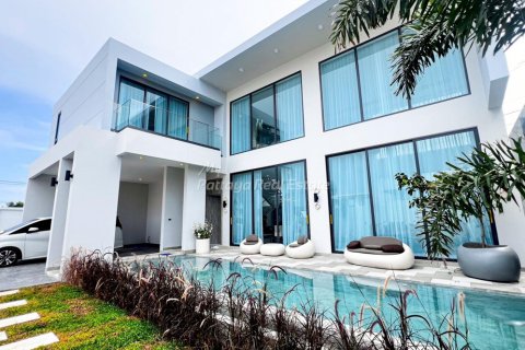 Casa de 3 dormitorios en Sattahip, Tailandia № 209810 - foto 3