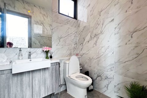 Casa de 3 dormitorios en Sattahip, Tailandia № 209810 - foto 8