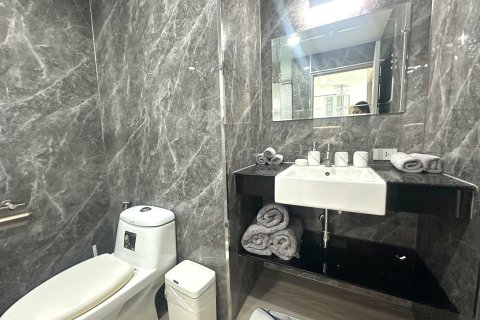 Apartamento de 2 dormitorios en Pattaya, Tailandia № 209814 - foto 15