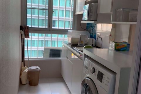 Condominio de 2 dormitorios en Huai Khwang, Bangkok, Tailandia № 48170 - foto 8