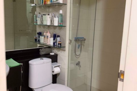 Condominio de 2 dormitorios en Huai Khwang, Bangkok, Tailandia № 48170 - foto 9