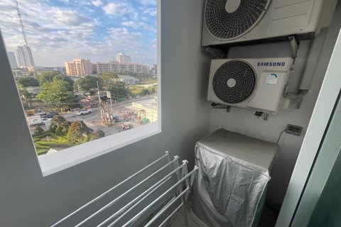 Apartamento de 2 habitaciones en Pattaya, Tailandia № 205854 - foto 11
