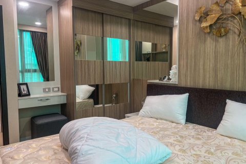 Apartamento de 2 habitaciones en Pattaya, Tailandia № 205851 - foto 2