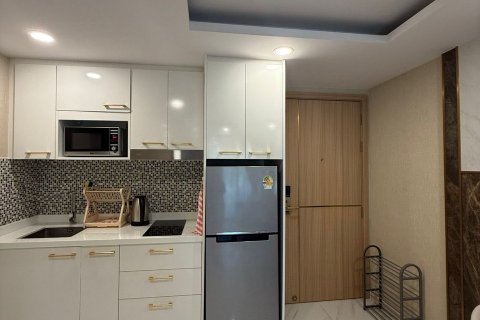 Apartamento de 2 habitaciones en Pattaya, Tailandia № 205852 - foto 3
