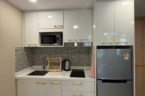 Apartamento de 2 habitaciones en Pattaya, Tailandia № 205852 - foto 4