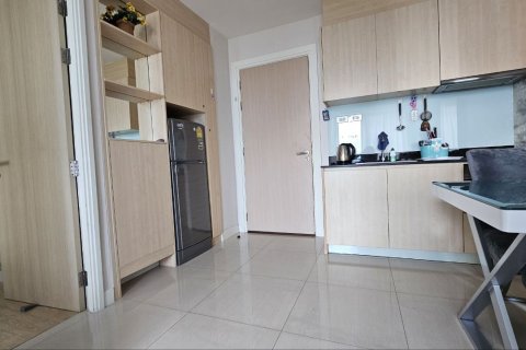 Apartamento de 2 habitaciones en Pattaya, Tailandia № 205849 - foto 3