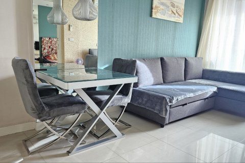 Apartamento de 2 habitaciones en Pattaya, Tailandia № 205849 - foto 2