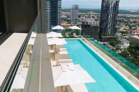 Ático de 3 dormitorios en Bangkok, Tailandia № 180918 - foto 25