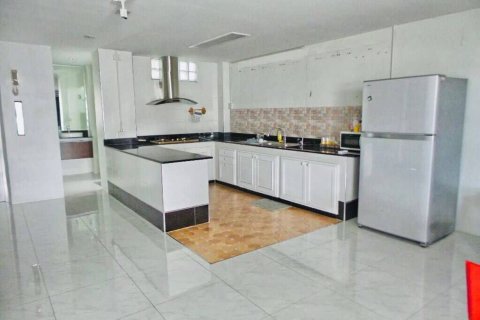 Oficina 920 m2 en Bangkok, Tailandia № 180917 - foto 12