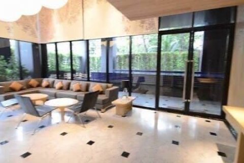 Condominio de 2 dormitorios en Watthana, Bangkok, Tailandia № 133884 - foto 14