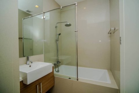 Condominio de 2 dormitorios en Watthana, Bangkok, Tailandia № 133884 - foto 13