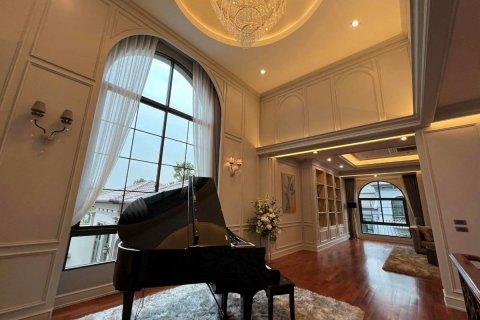Chalet de 4 dormitorios en Thawi Watthana, Bangkok, Tailandia № 133881 - foto 10