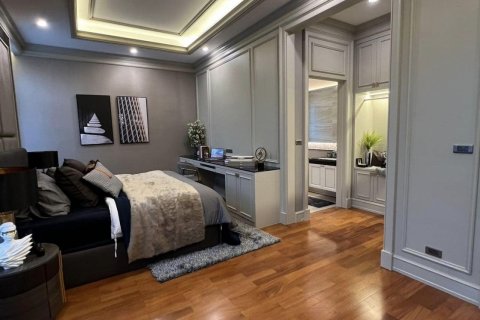 Chalet de 4 dormitorios en Thawi Watthana, Bangkok, Tailandia № 133881 - foto 9