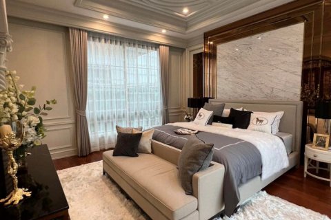 Chalet de 4 dormitorios en Thawi Watthana, Bangkok, Tailandia № 133881 - foto 7