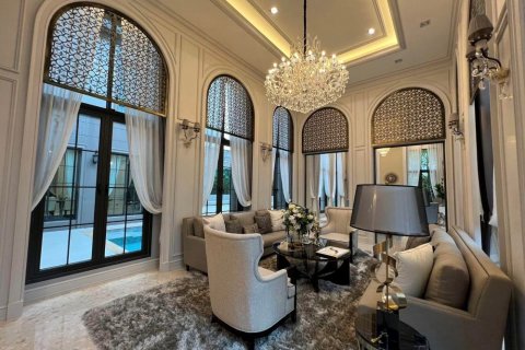 Chalet de 4 dormitorios en Thawi Watthana, Bangkok, Tailandia № 133881 - foto 15